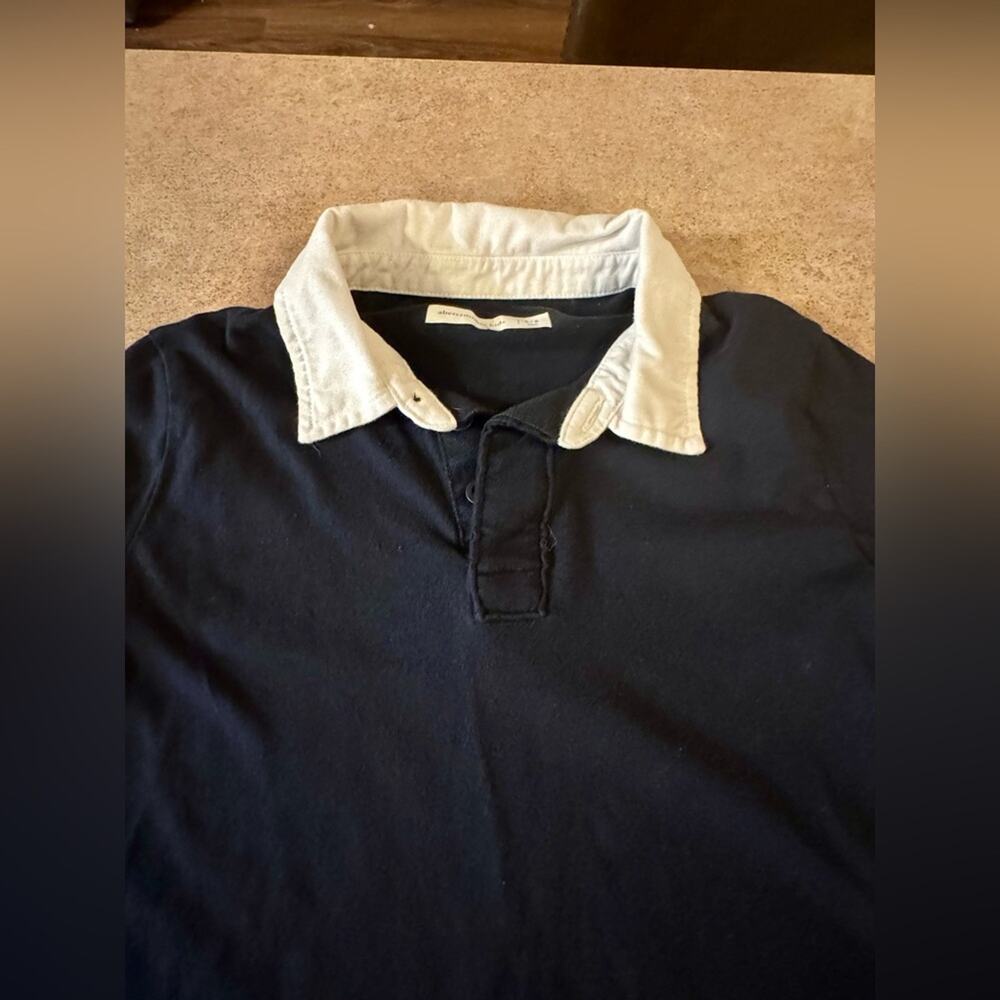 Abercrombie Kids Black Long Sleeve Cotton Tee with White Collar, Size 5/6 Preppy - Picture 3 of 6